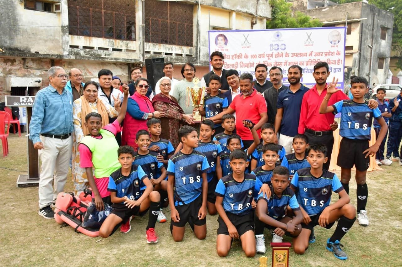 हॉकी का ककहरा सीख रहे करमपुर के सितारों का जूनियर राज्यस्तरीय खिताब पर कब्जा