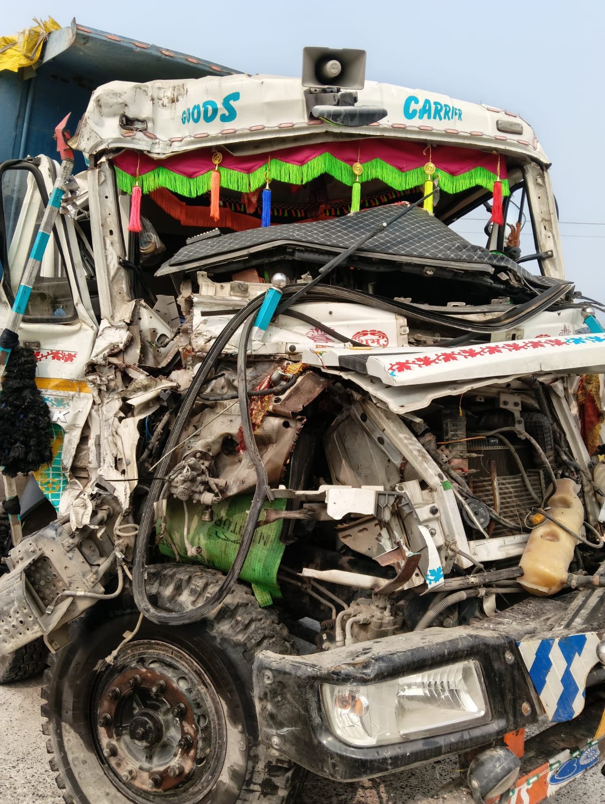 कोहरा के प्रभाव से अलग अलग सड़क दुर्घटना में नौ घायल 
